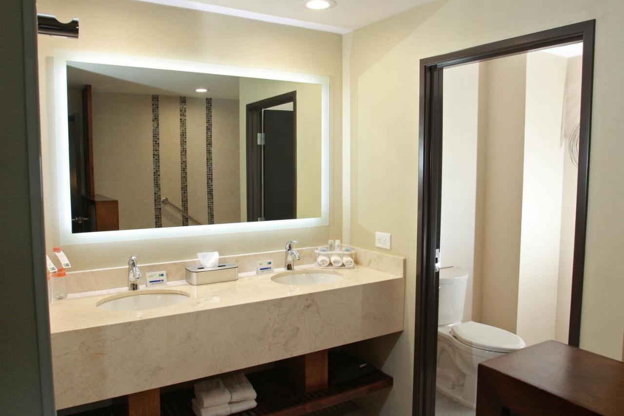 Holiday Inn Express & Suites Mexicali By Ihg Exterior foto